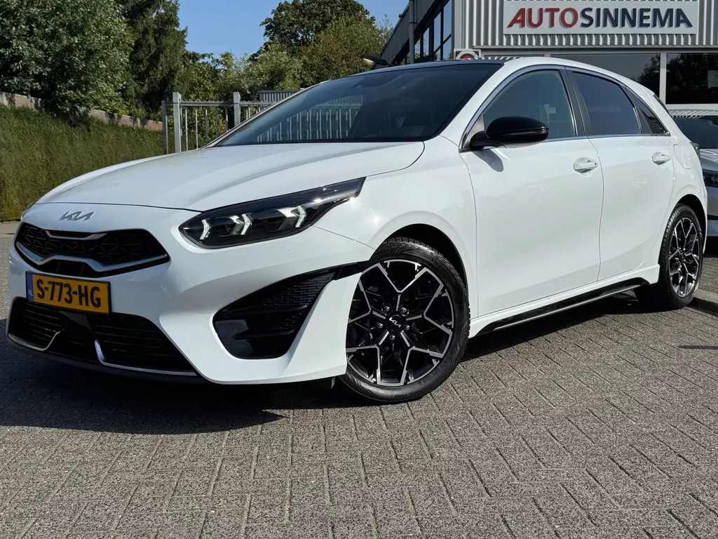 Kia Ceed 1.5 T-GDi GT-Line | Automaat | Panoramadak | Stoel- & Stuurverwarming |