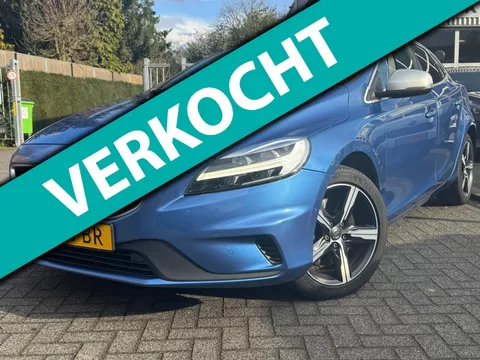 Volvo V40 1.5 T3 R-Design Edition | Stoelverwarming | Panoramadak | Parkeer assistent |