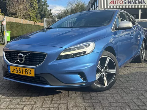 Volvo V40 1.5 T3 R-Design Edition | Stoelverwarming | Panoramadak | Parkeer assistent |