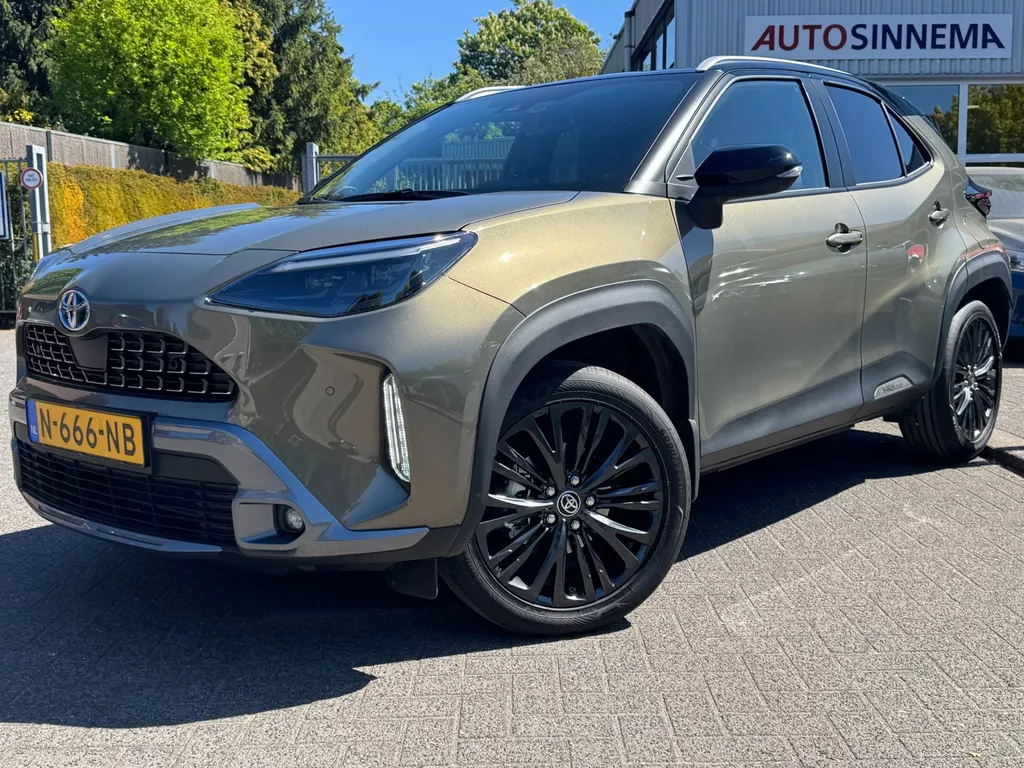 Toyota Yaris Cross 1.5 Hybrid Adventure | Stuurverwarming | HUD | Stoelverwarming | Cruise Control |